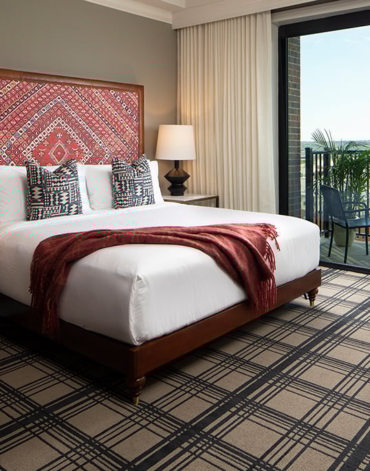ZaZa-ATX-BalconySuiteKing-BED-1