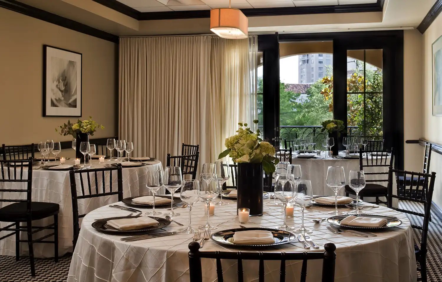 Hotel ZaZa Dallas Uptown The Muse Room Wedding Venue