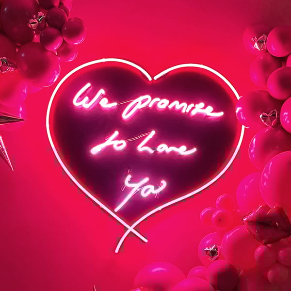Valentines-Neon-Hear-Sign-CROPPED