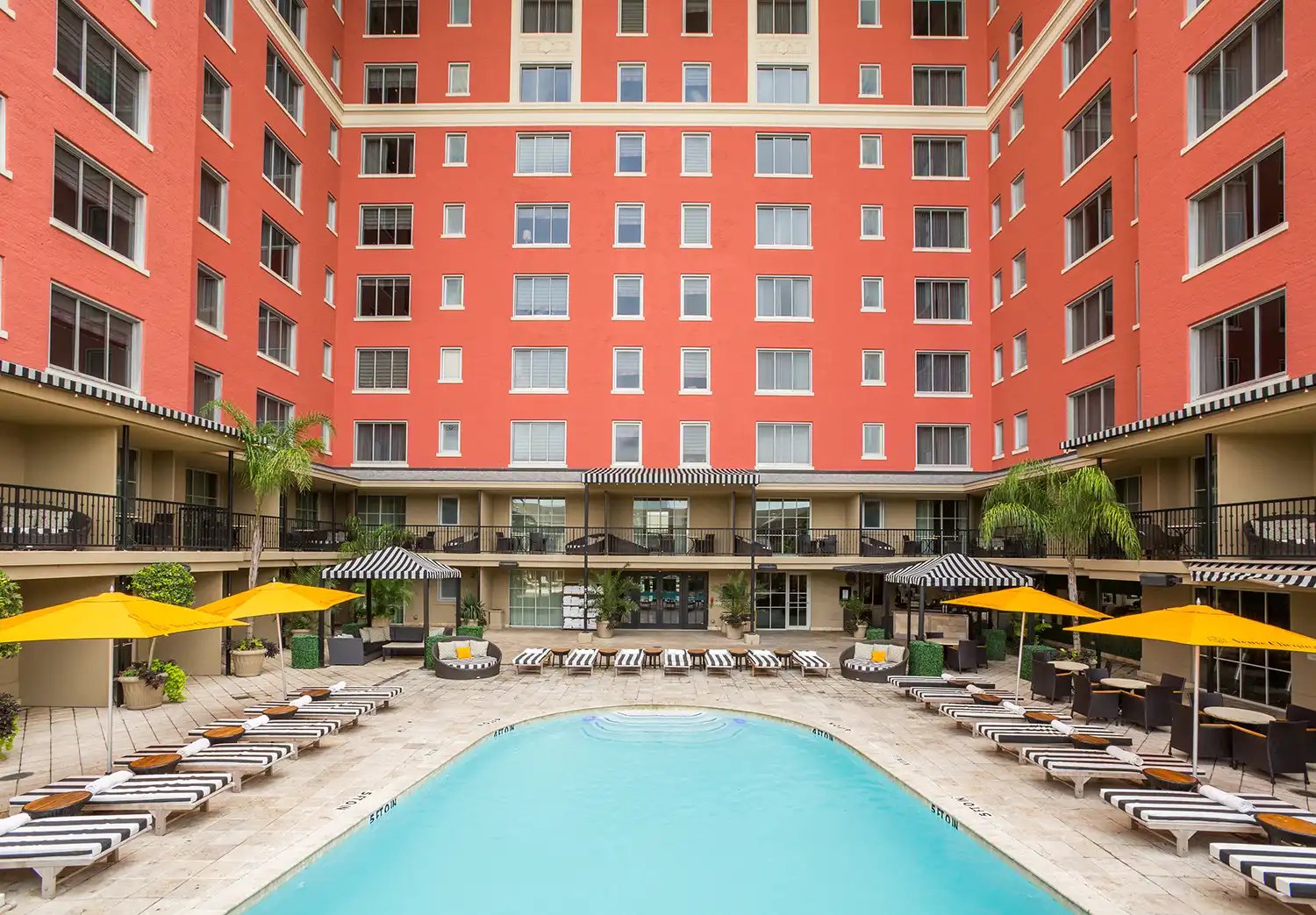 Hotel ZaZa Houston Museum District Wedding Venues Poolside At ZaZa 2