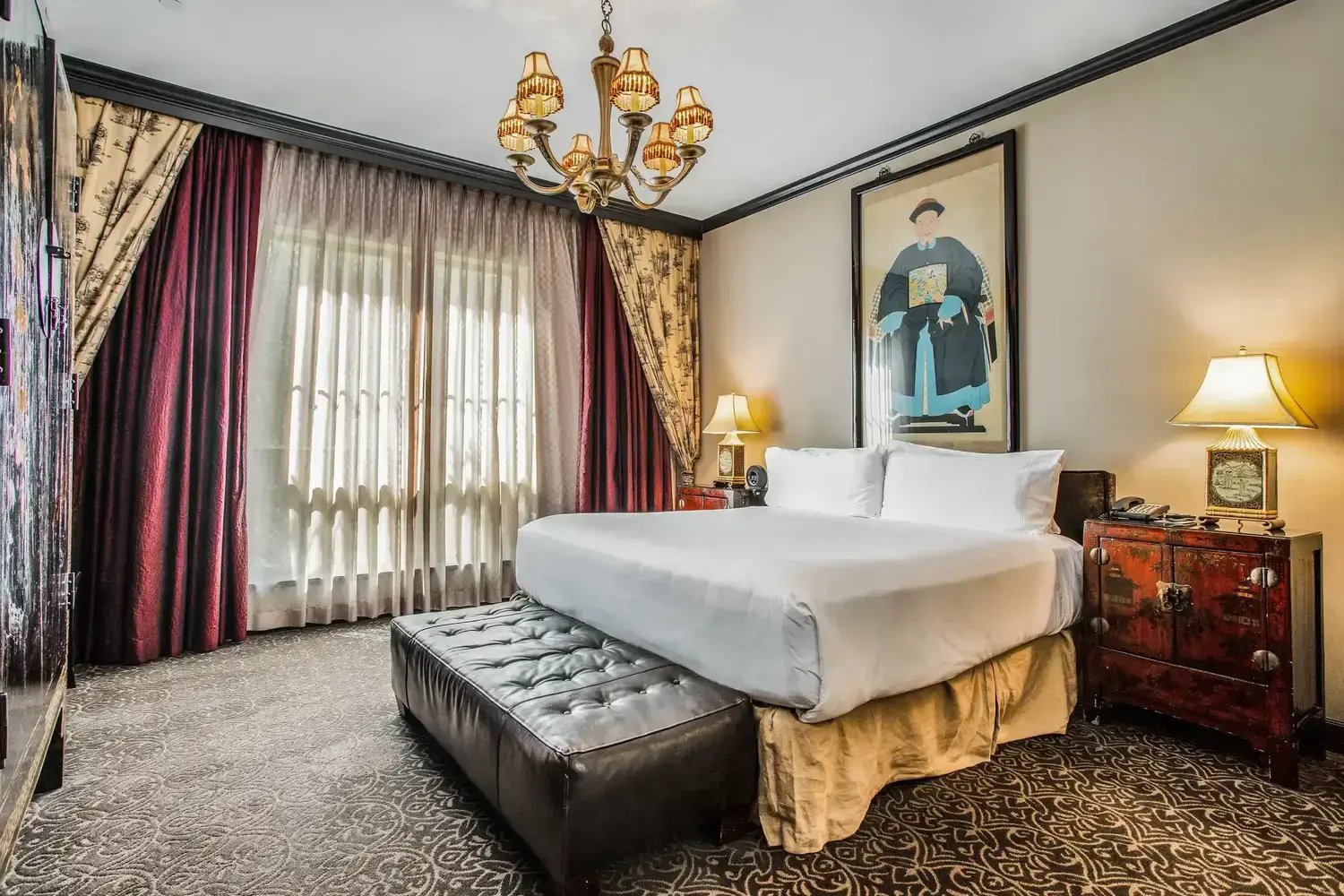 Hotel ZaZa Dallas Mag7 Suite-Crouching-4