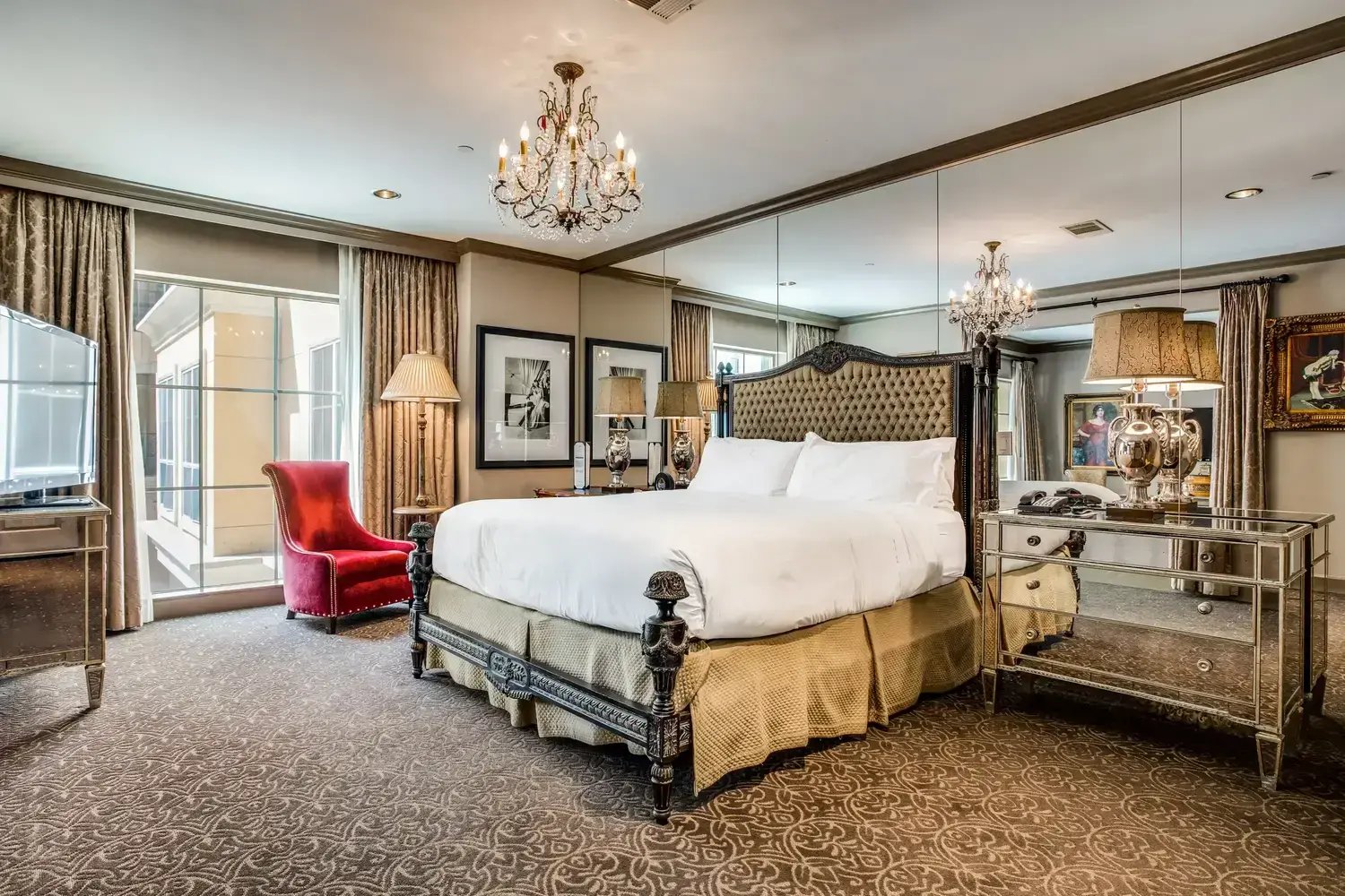 Hotel ZaZa Dallas -MAG7-SUITE-DangerousBeauty-3