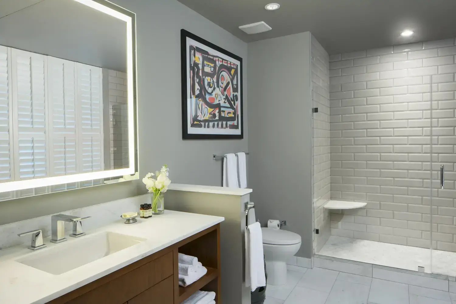 ZaZa Memorial City Guest Room Corner King 2