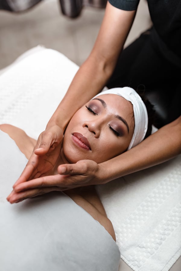 Spa-Treatment-MASSAGE-4