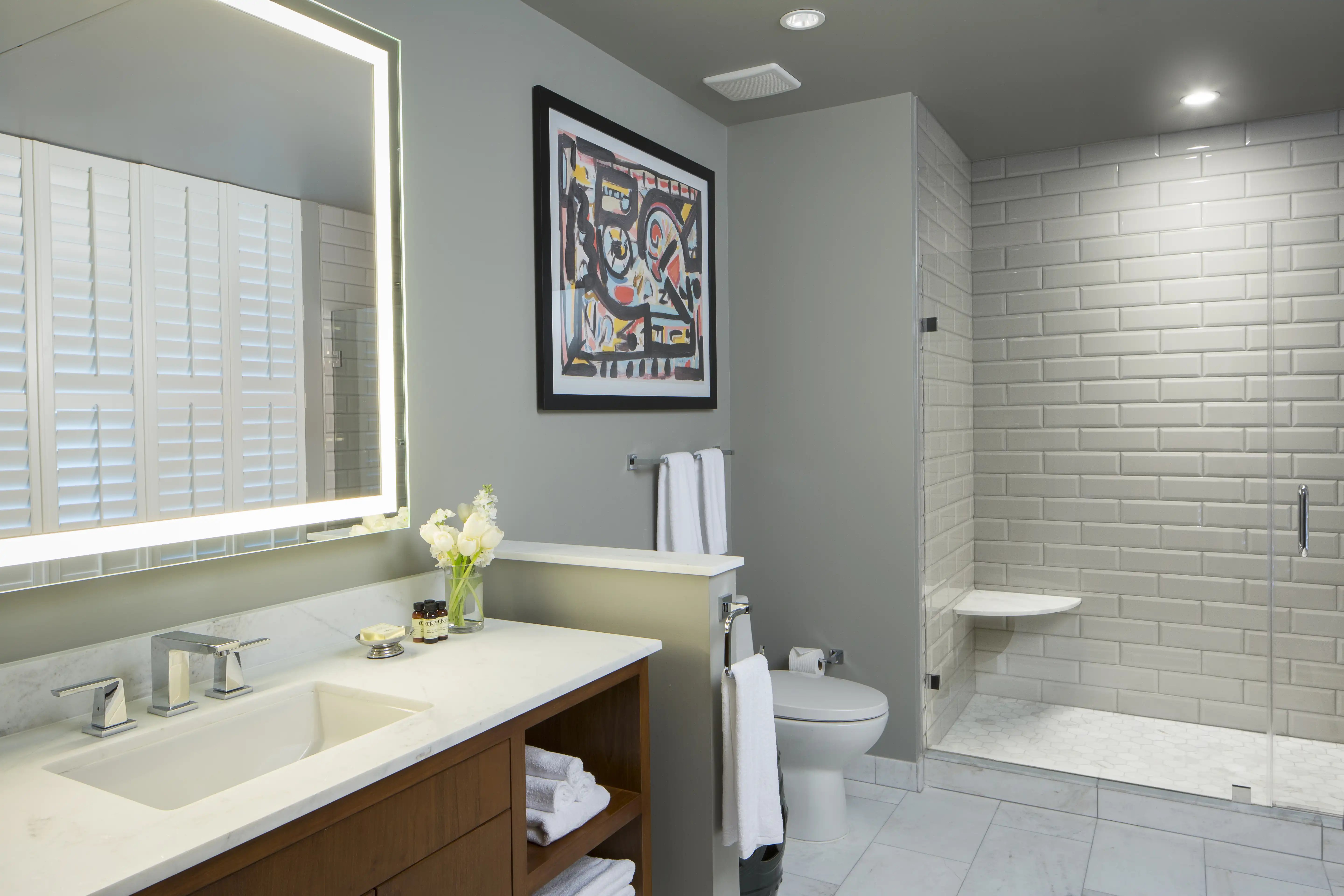 ZaZa Memorial City Guest Room Corner King 2