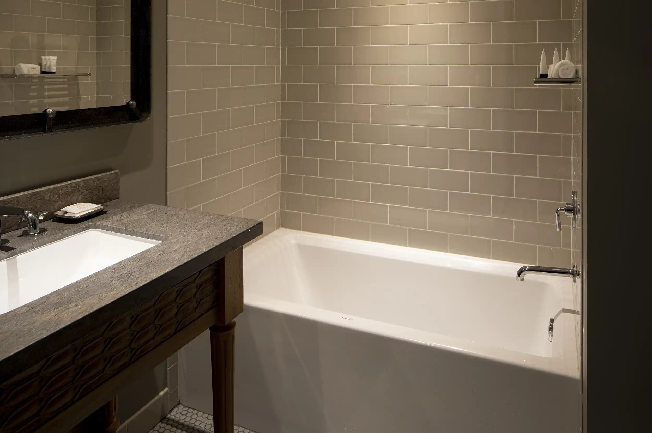 ZaZa Austin Guest Rooms Balcony Corner Suite King 6