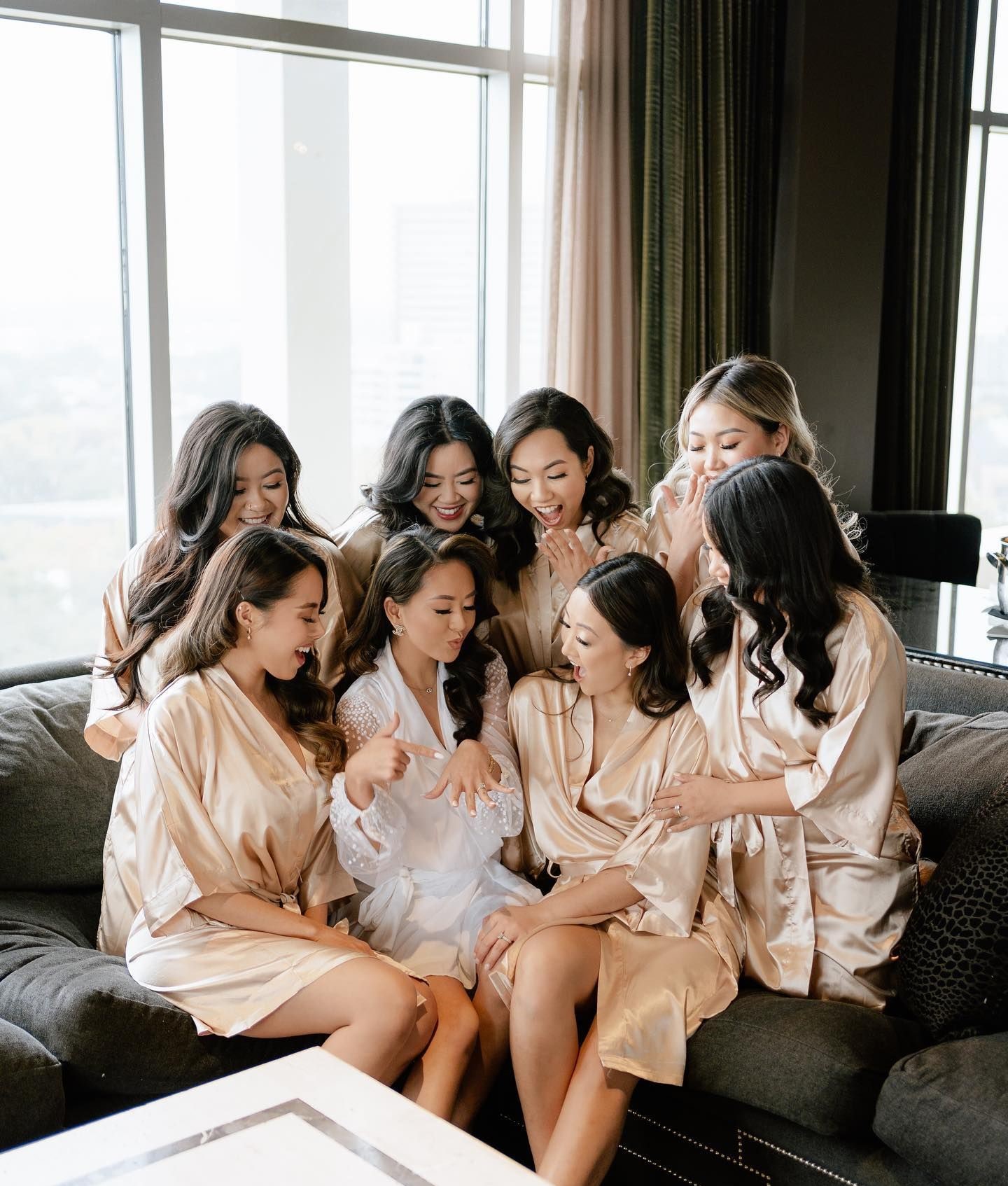 ZaZa-HoustonMuseumDistrict-WeddingRoomBlocks-BridalPartyInSuite