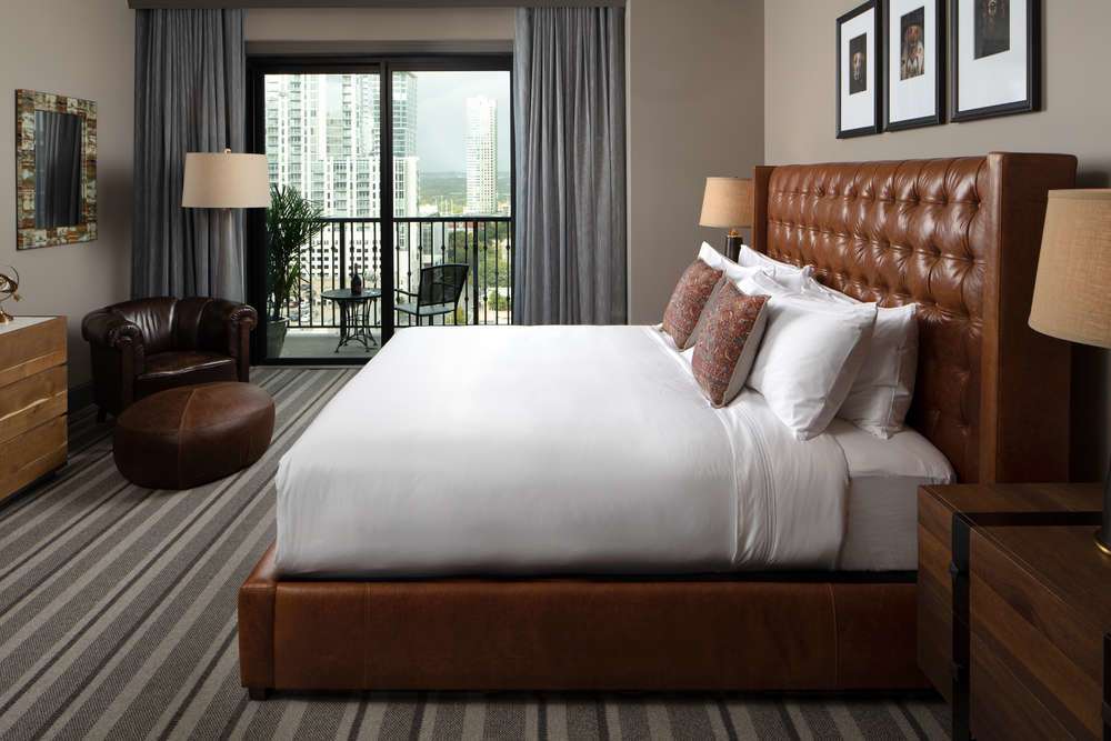 ZaZa-ATX-Collegiate-BED
