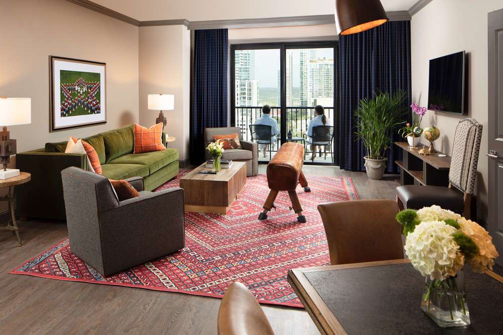 ZaZa-ATX-Collegiate-LIVING-1