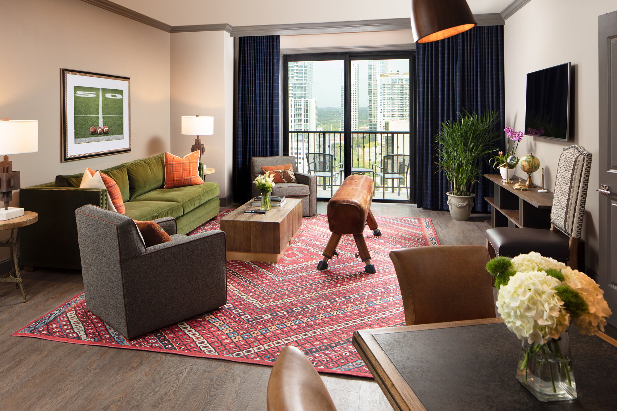 ZaZa Austin Magnificent Seven Suites Collegiate