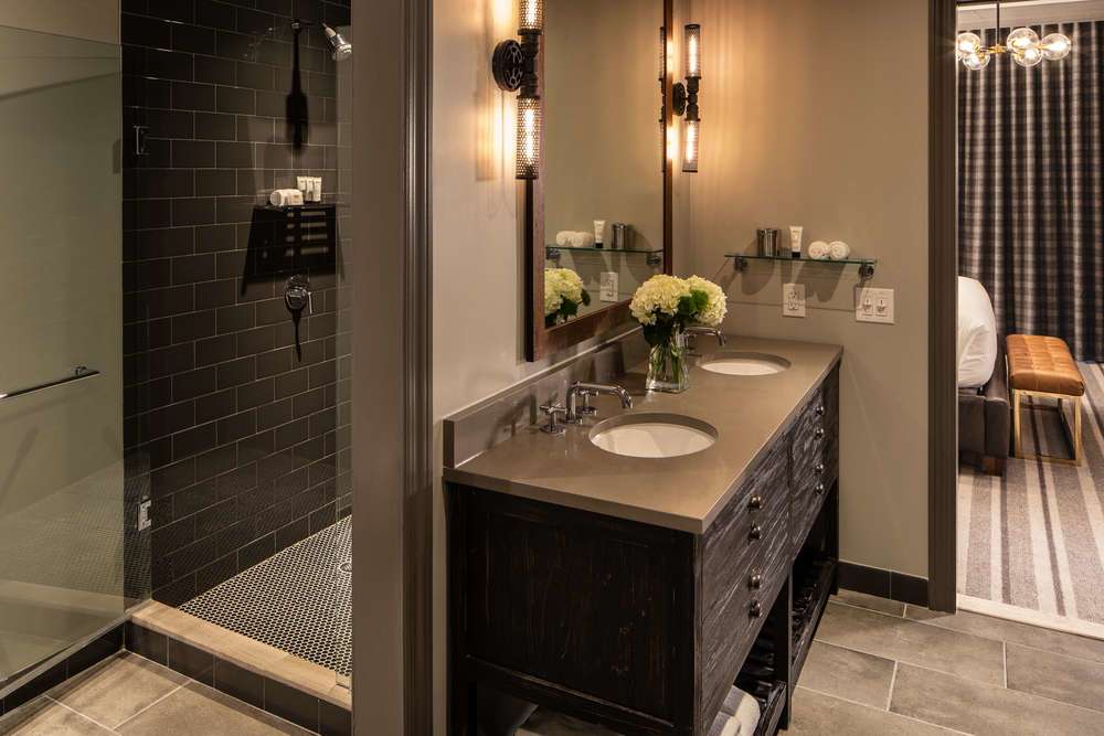 ZaZa-ATX-Loft-BATH-1