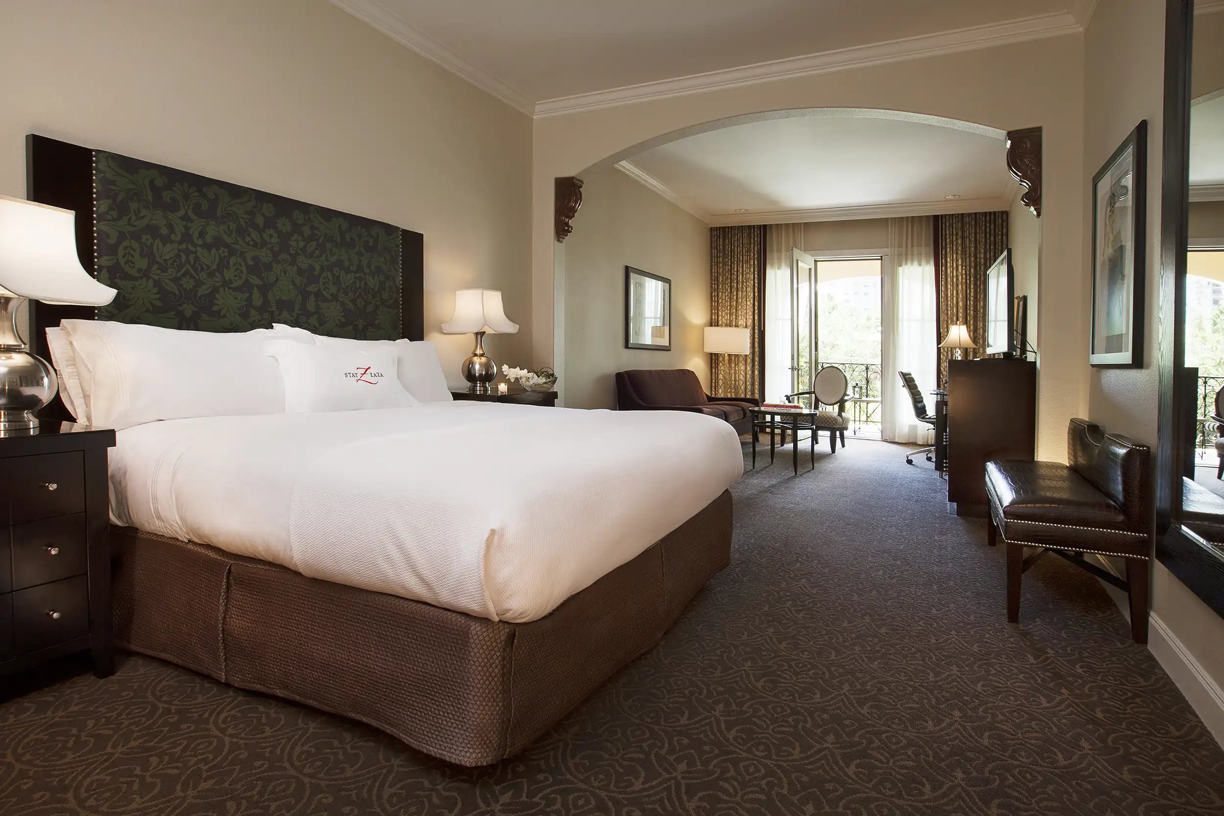 Hotel ZaZa Dallas-GUESTROOM-PremiumBalconyKing
