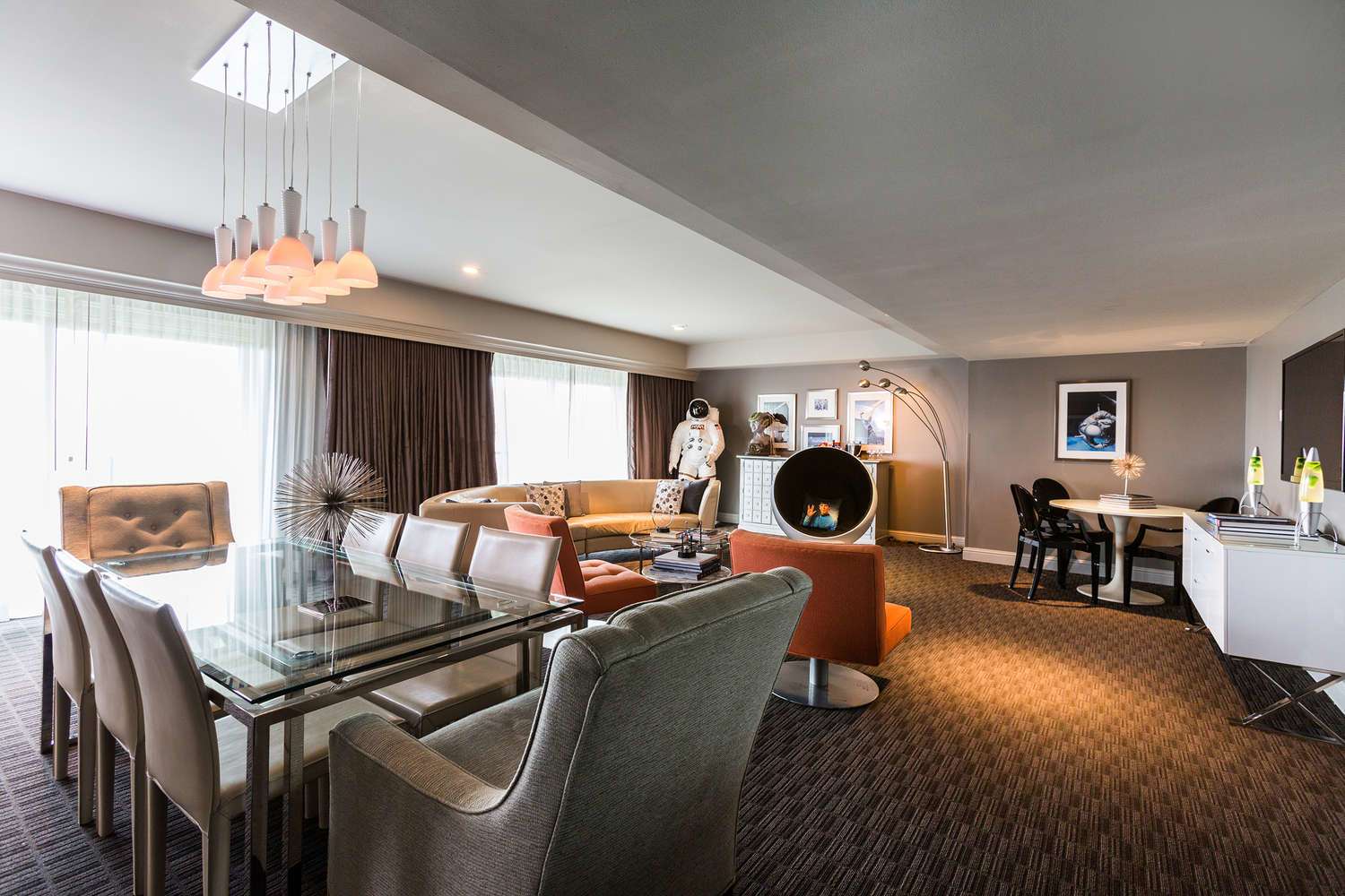 ZaZa-HOU-CONCEPT-SUITE-HoustonWeHaveaProblem1