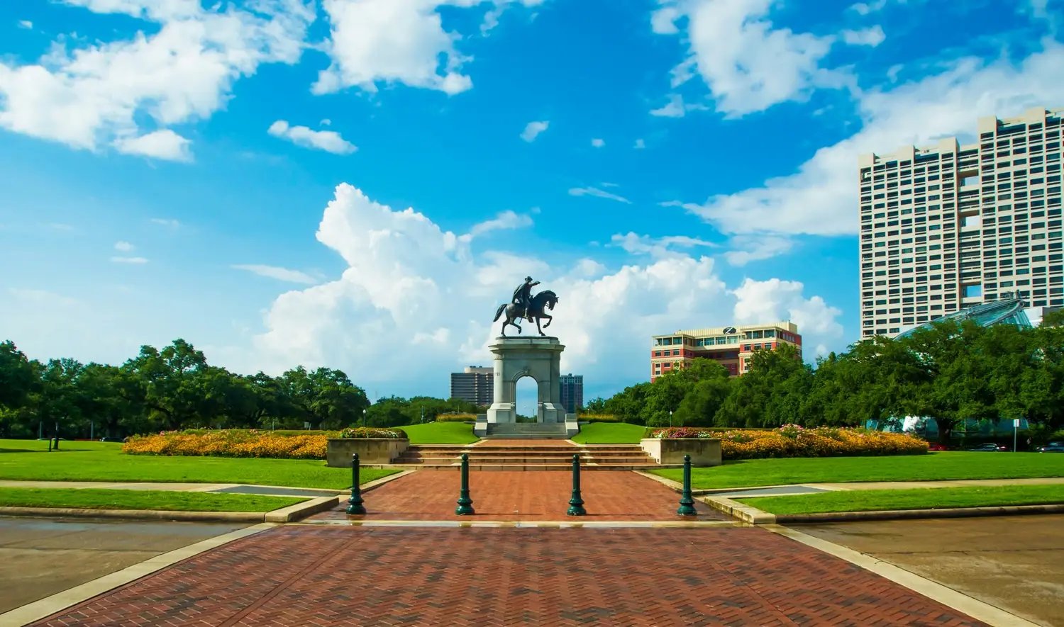 Museum District, Houston - Image by Alisa Matthews (@starwarsgirl) / Unsplash