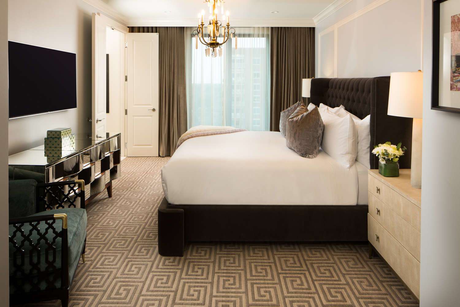 web_French_bedroom
