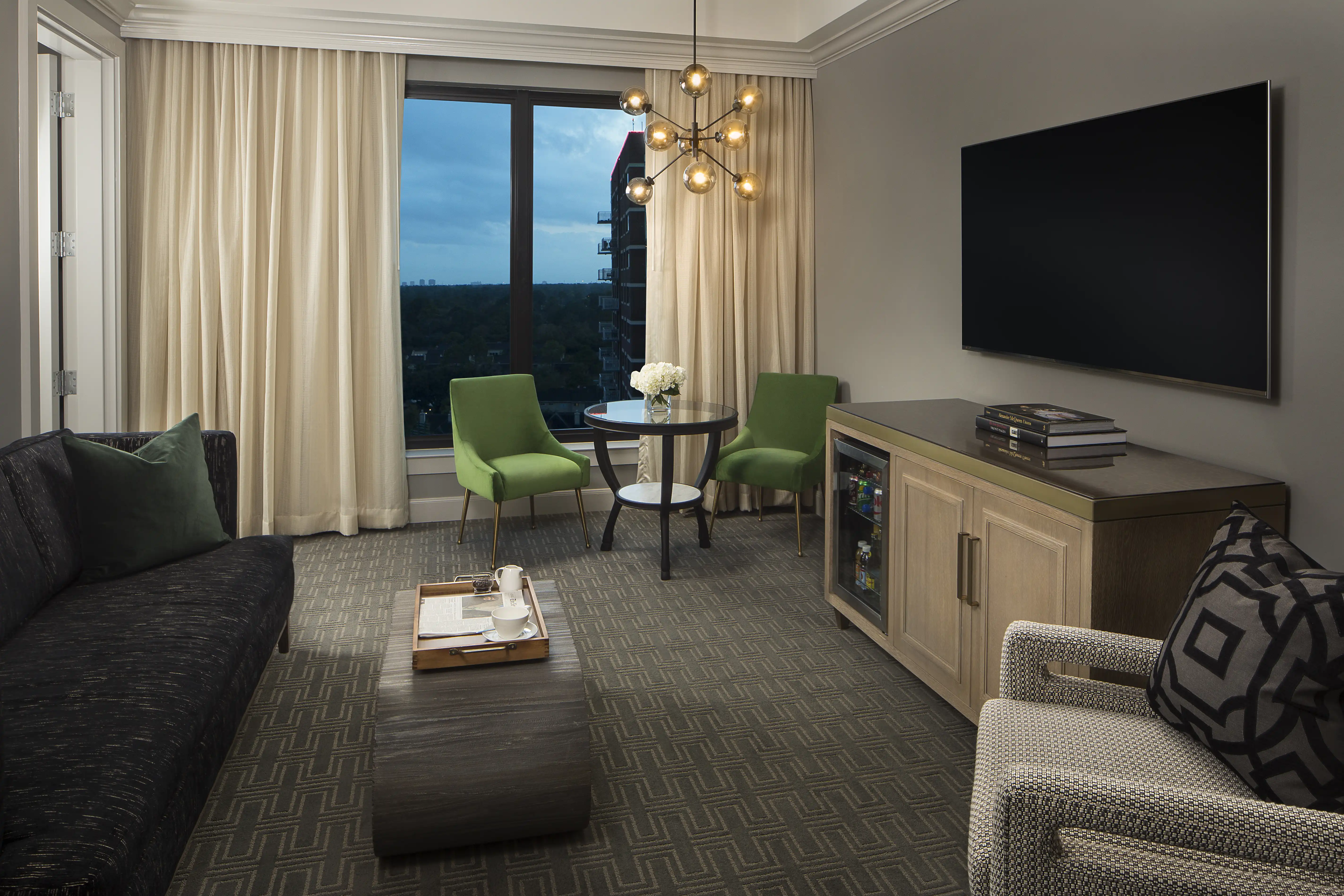 ZaZa-MCity-GuestRoom-ORIGINAL-BalconyCornerSuiteKing-2