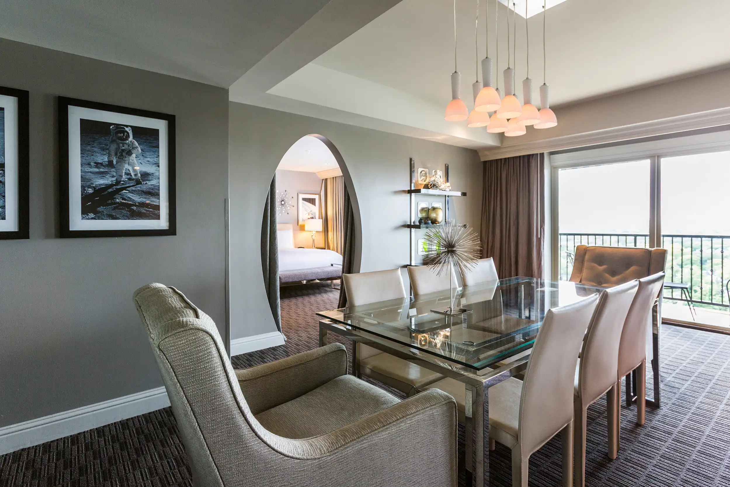 ZaZa-HOU-CONCEPT-SUITE-HoustonWeHaveaProblem-2