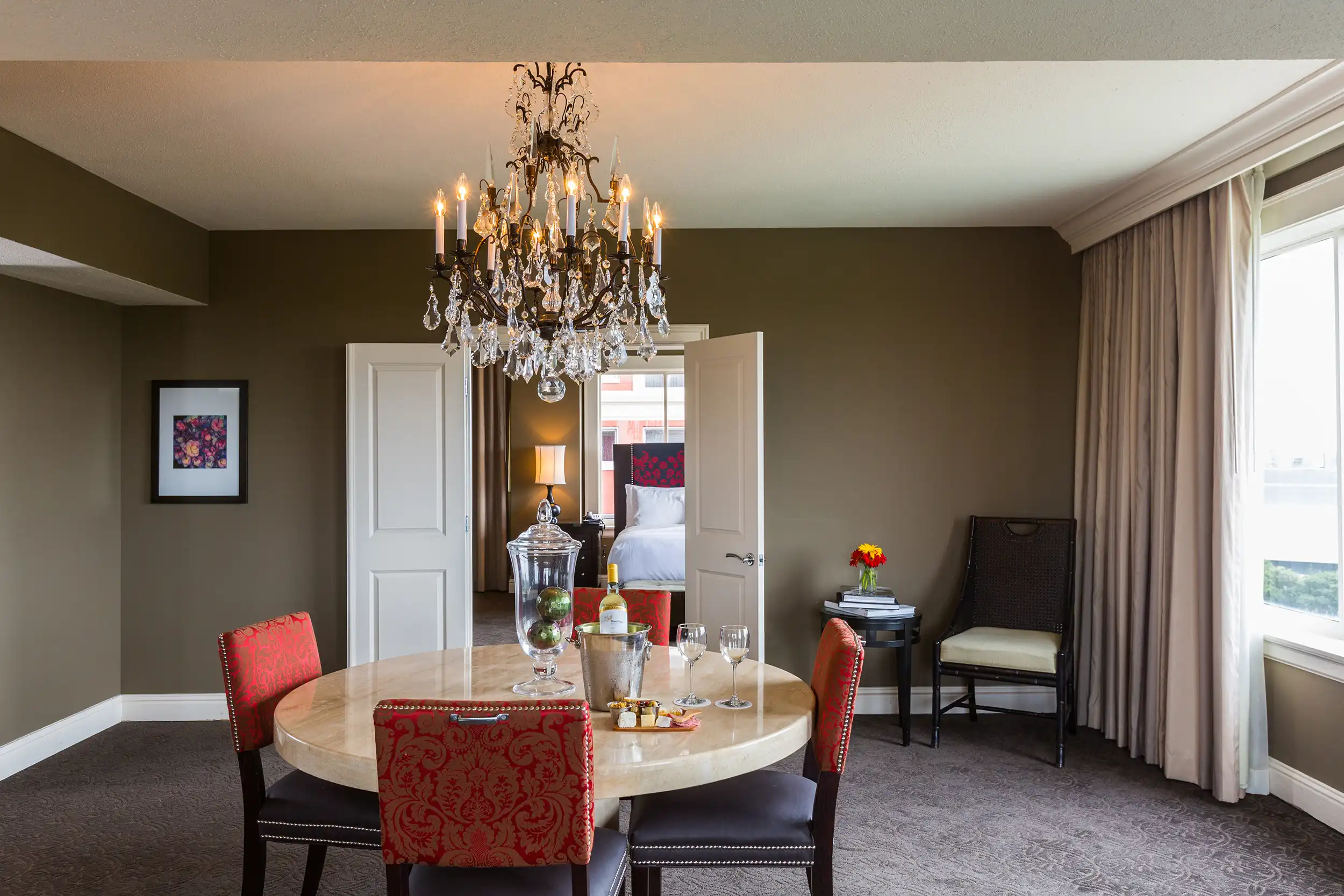ZaZa-HOU-STANDARD-ROOM-Divino-3