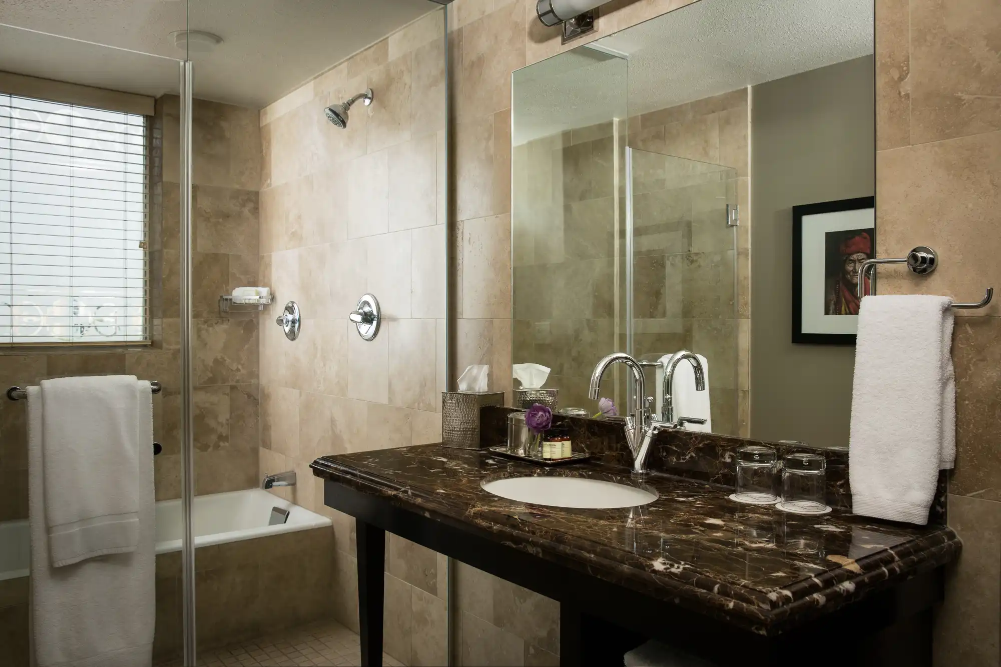 ZaZa-HOU-STANDARD-ROOM-Splendito-5